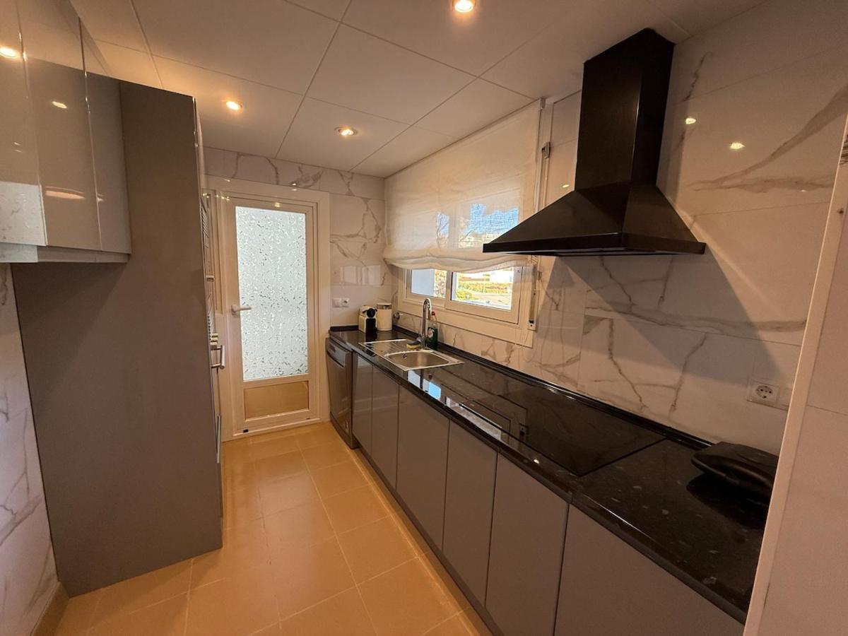 Coastal Retreat Just Steps From The Appartement *